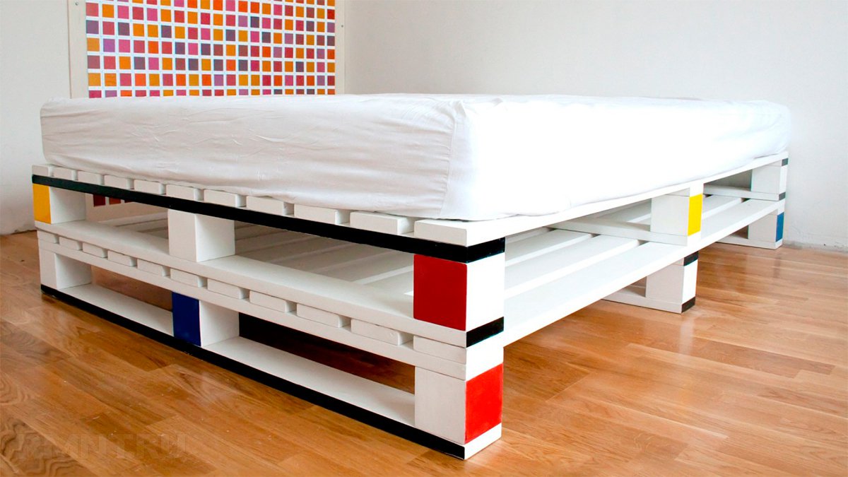 
11ідей для створення ліжка з палет в стилі лофт своїми руками
