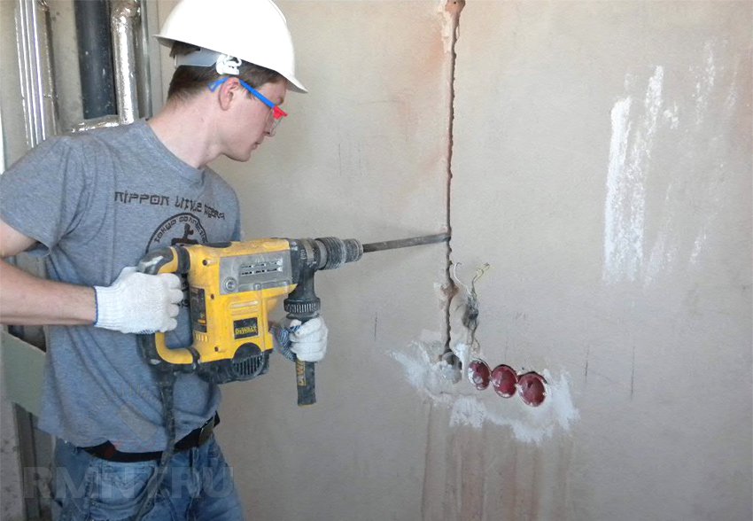 
Штроблення стін під проводку: як правильно руйнувати бетон ікірпіч
