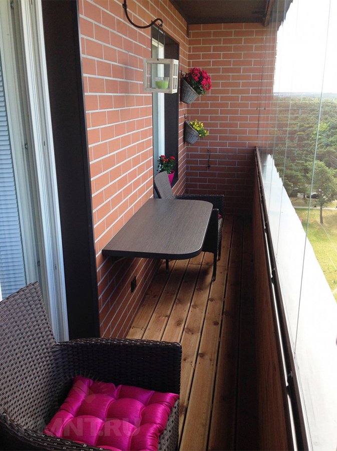 Як облаштувати маленький балкон