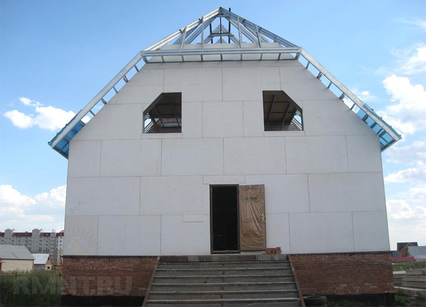Обшивка фасаду будинку Скломагнієві лист